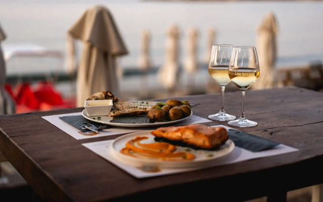 Nostos Beach Boutique Hotel