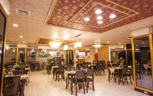 Chiayi Crown Hotel