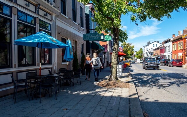 Heart of Mainstrasse Apt 3