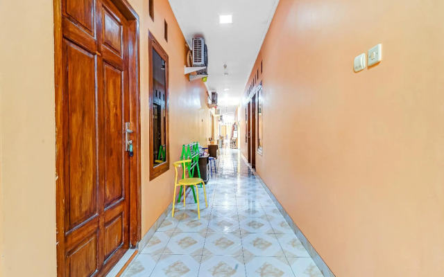 OYO 90768 Endrayanti Inn Syariah