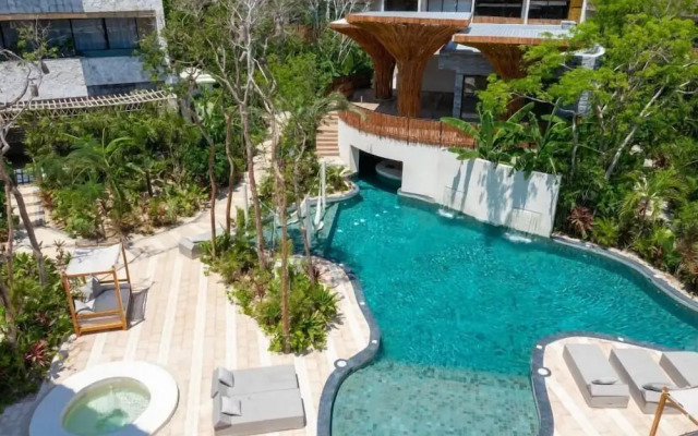 Adora Tulum