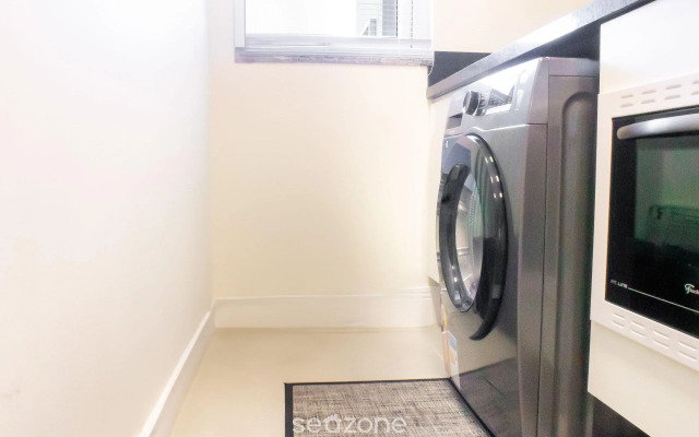 Apto moderno com piscina e churrasqueira CRR201