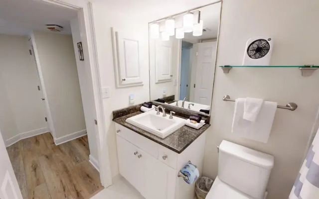 Inlet Reef 609 4 Bedroom Condo by RedAwning