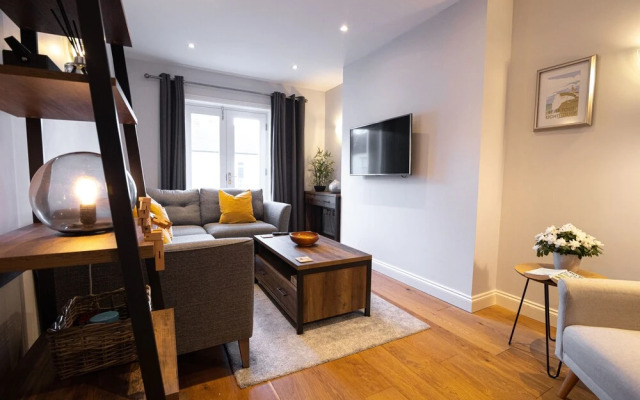 Silverdale Mews