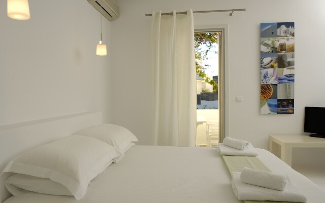 Kapetan Tasos Suites