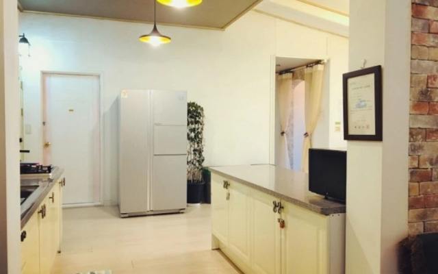 Yeosu Into the Clouds Pension