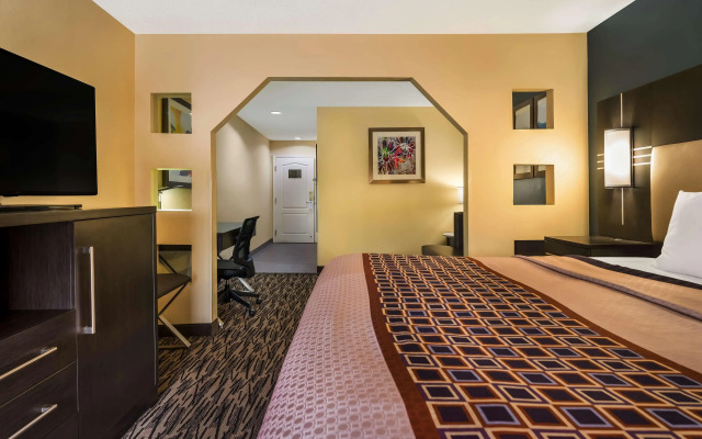 Best Western Bradbury Inn & Suites