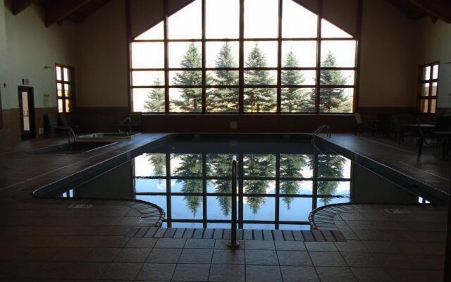 Casper C'mon Inn Hotel & Suites