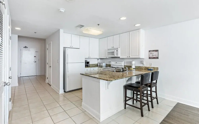 Lighthouse Condos by Hosteeva