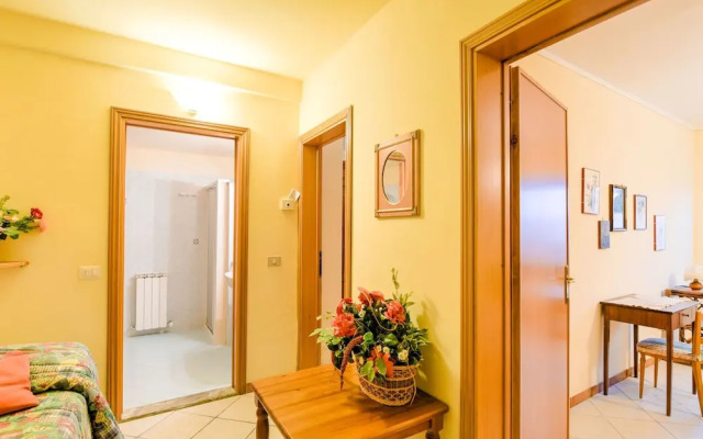 Panoramic Apartment with Communal Pool And Private Garden