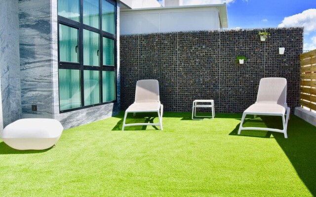 Stunning city center penthouse with terrace