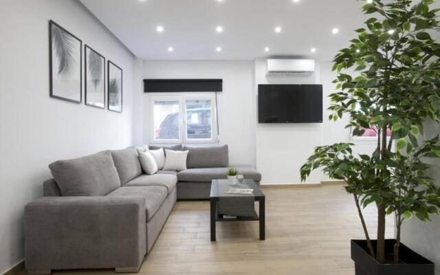 (B) Koukaki, A modern, newly refurbished Studio 4ppl