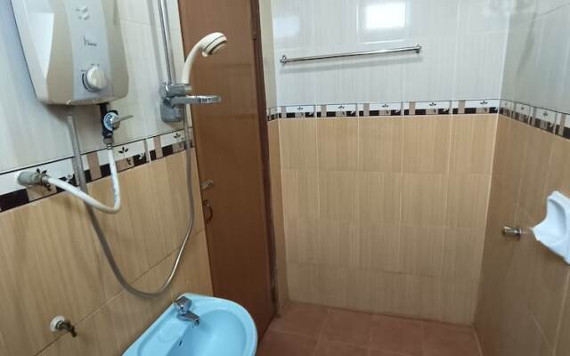 OYO 90868 Oba Hotel