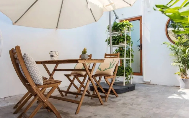 Yichao Yard Inn Hutong