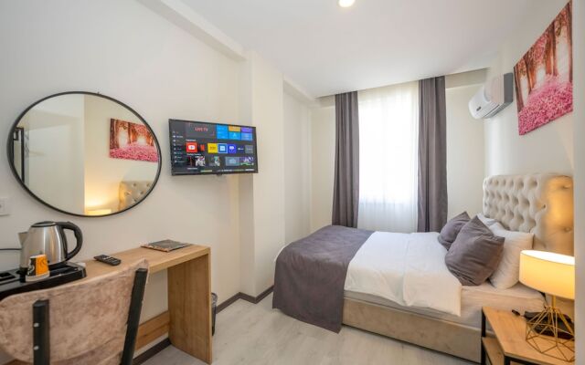 Gloria Airport Hotel