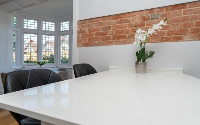 Host Stay Sackville Apartment