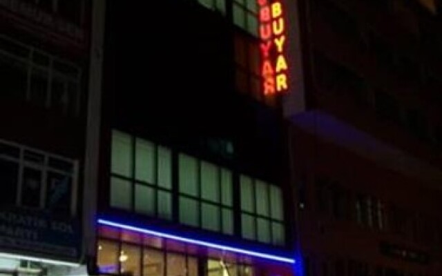 Hotel Buyar