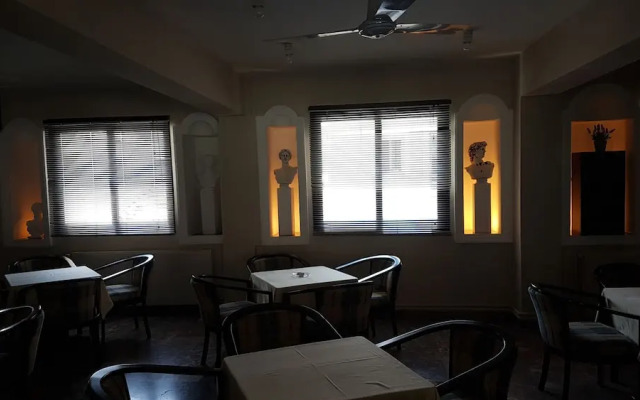 Ileri Hotel & Apartments