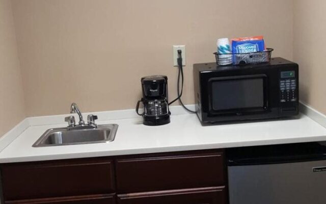 Elwood Hotel & Suites