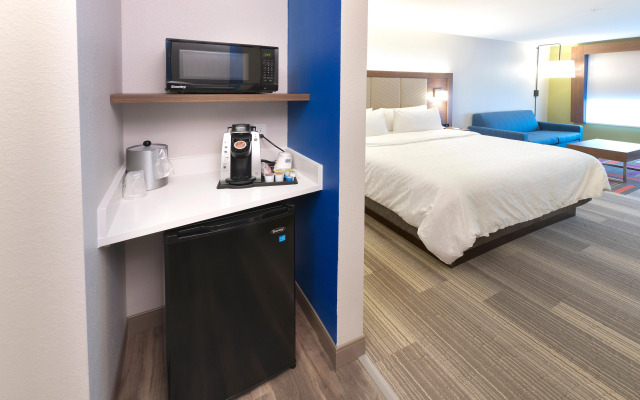 Holiday Inn Express & Suites Millersburg by IHG