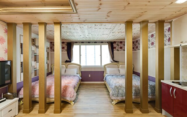 Tongyeong Ji and Park Pension