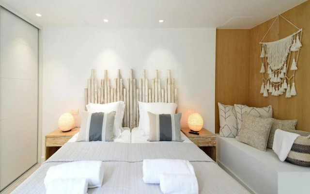 Magnificent Villa With Heated Pool