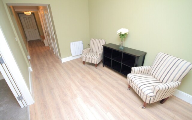 Camden Street Luxury Apartment