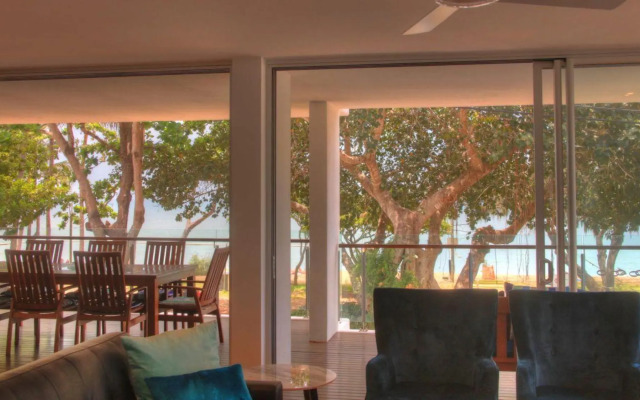 Maggies Beachfront Apartments
