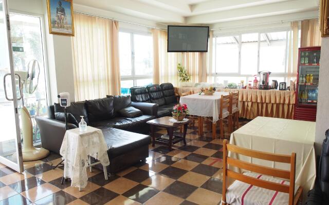 Phetsuwan Hotel