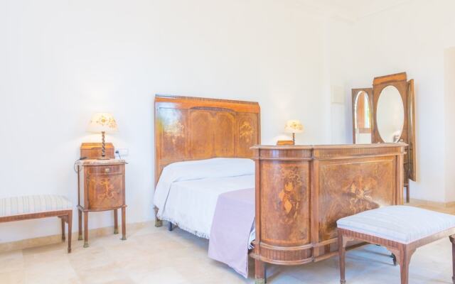 ES Senyors DE SON Amora