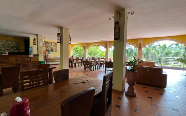 Centro Bajo Hotel