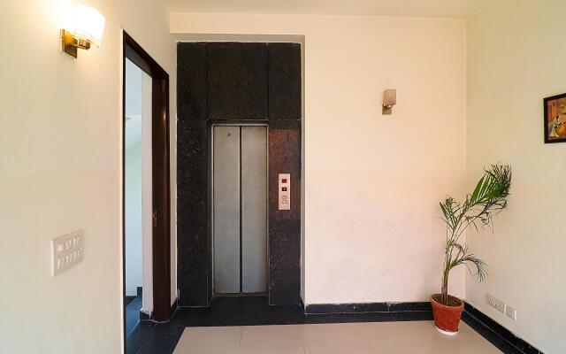 Merriment Hotel Sec 31 by Fabhotels