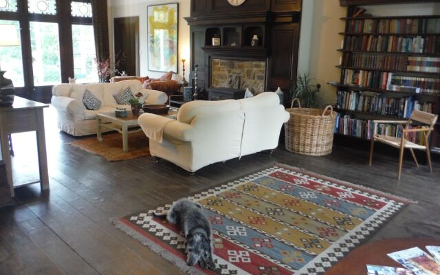 Costislost Organic Retreat