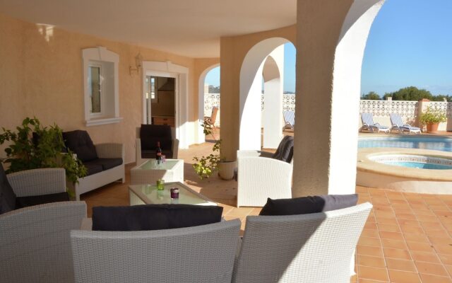 Stunning Detached Villa With Private Pool and Clear View Over Calpe