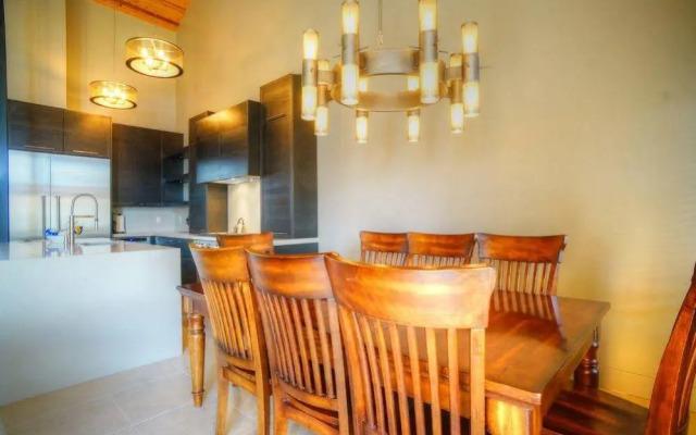 Abode at Ontario Lodge