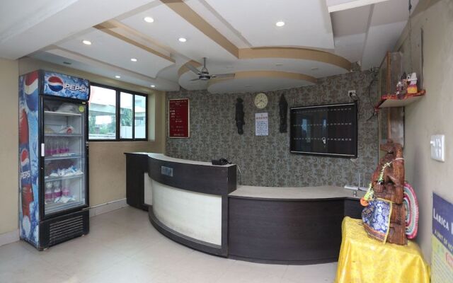OYO 28314 Hotel Larica