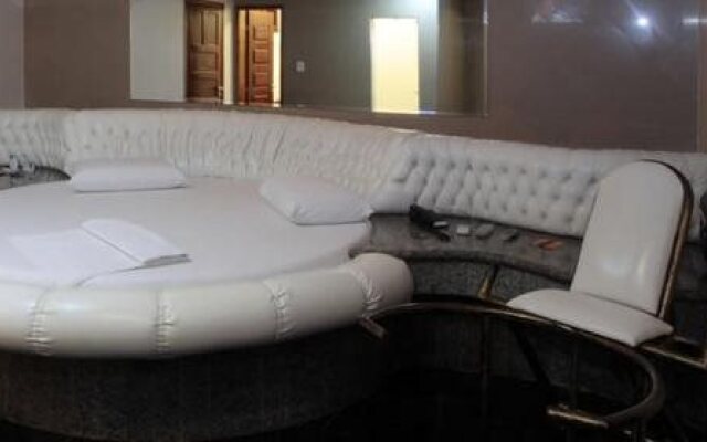 Hipnose Motel (Только для взрослых)