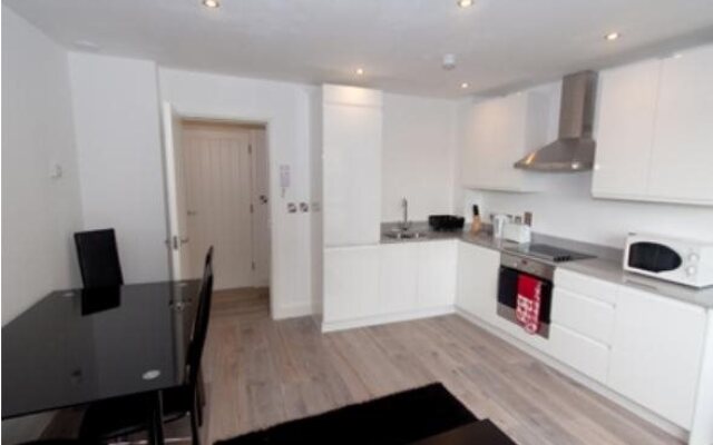 London Bridge Apartment