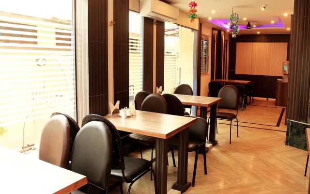 Hotel Narayani Enclave near Acropolis Mall kasba