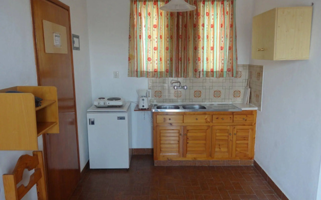 Michalis Studios & Apartments
