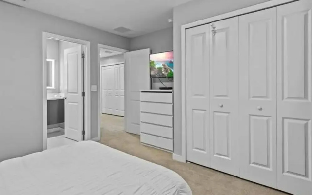 Beautiful Vacation Home With Splash Pool 35