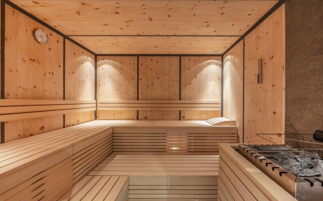 Maraias Luxury Suites & Apartments