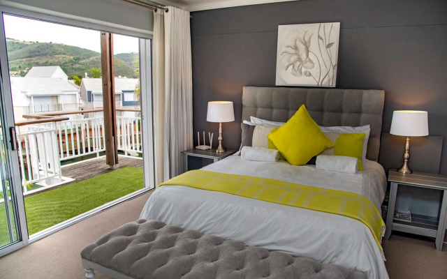 Waterfront New Listng - 8 South Quay -