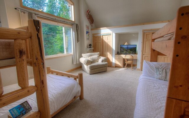 Knotty Pine Retreat 3 Bedroom Home