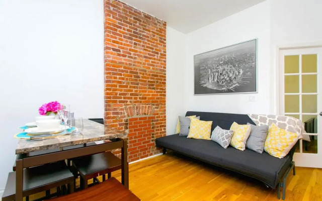 NY010 2 Bedroom Apartment By Senstay