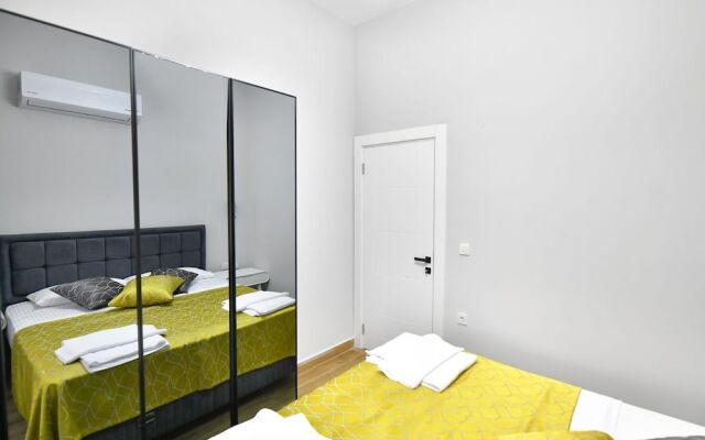 Red Moon Suites