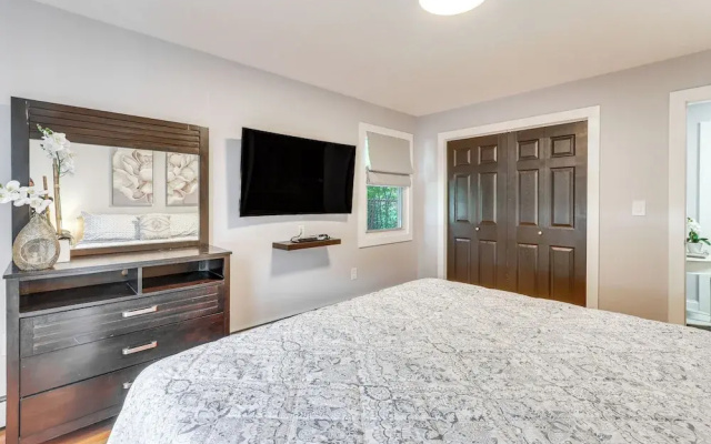 Modern Middletown Retreat, Minutes to Downtown!