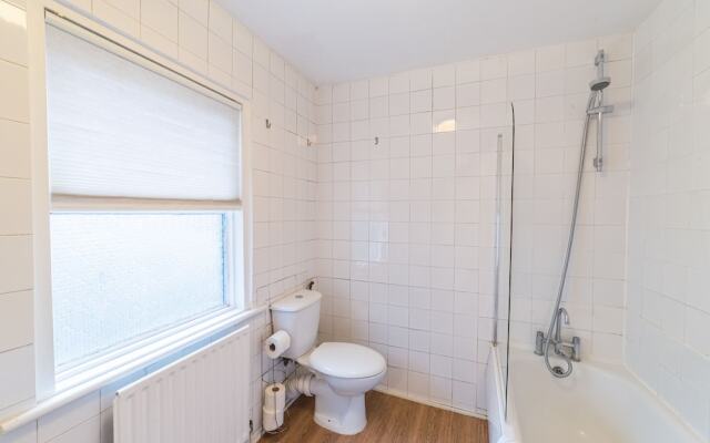Spacious Studio Apartment Soho Square