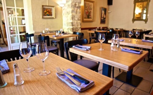 Hotel du Vieux Chateau