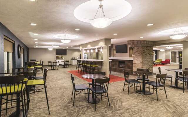 La Quinta Inn & Suites by Wyndham Fargo-Medical Center